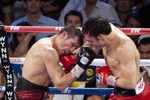 Roach 'explota' contra Chávez Jr