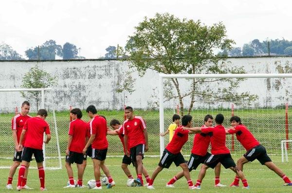 Los jugadores se mostraron con buen ánimo durante la práctica. FOTO: MEXSPORT