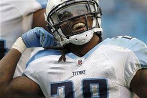 Titanes contienen a Newton y se imponen 30-3 a Panteras