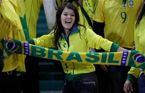 Brasileñas animaron las tribunas. FOTO: AP