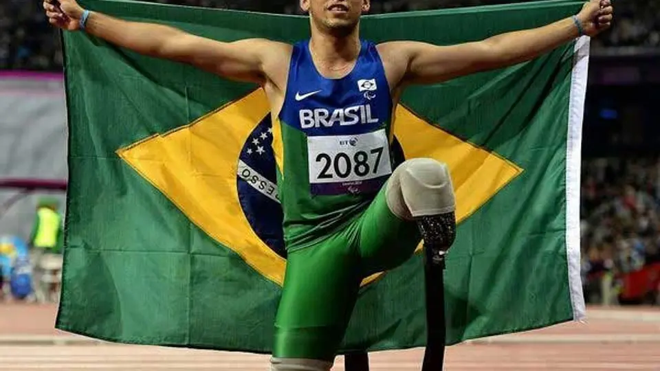 Medallista paralimpico brasileño sufre accidente de tránsito