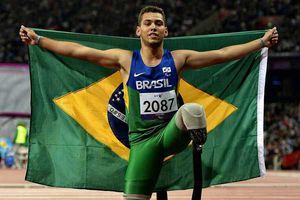 Medallista paralimpico brasileño sufre accidente de tránsito