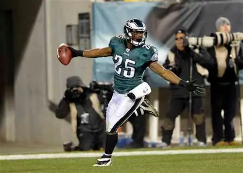 Filadelfia apaleó 45-19 a los Jets