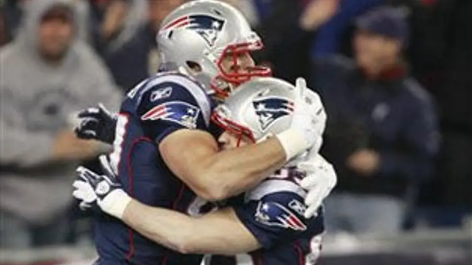 Patriotas aplastan 34-3 a Jefes