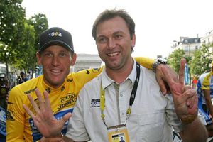 Ex director de equipo de Armstrong se dice inocente