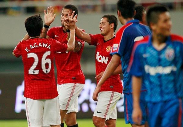 Chicharito jugó 30 minutos en la victoria del Manchester United 1-0 ante el Shanghai Shenhua | AP