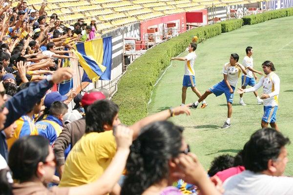 Luego de la derrota en la Ida ante Chivas, los auriazules demostraron su fe en que se puede remontar. FOTO: JOEL BRAVO