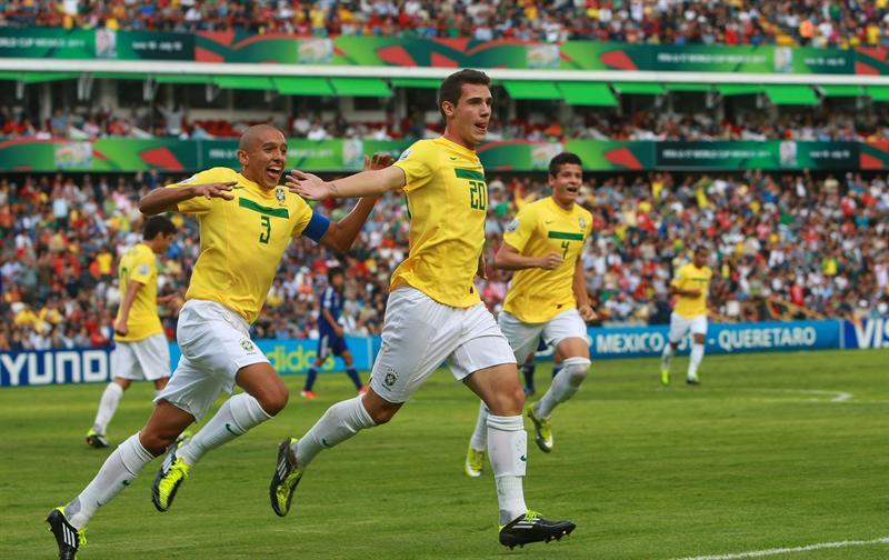 Brasil se levanta con autoridad y festeja ventaja. FOTO: EFE