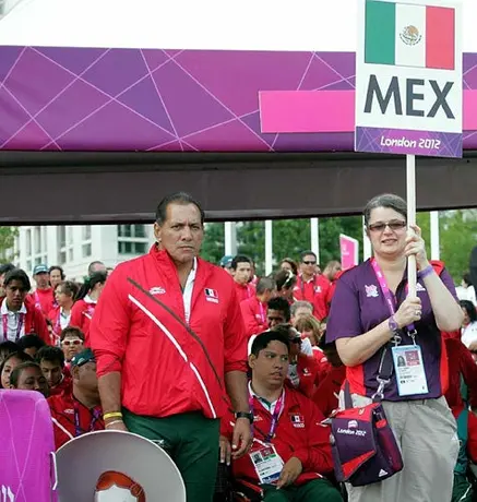 Ondea bandera mexicana en Londres nuevamente
