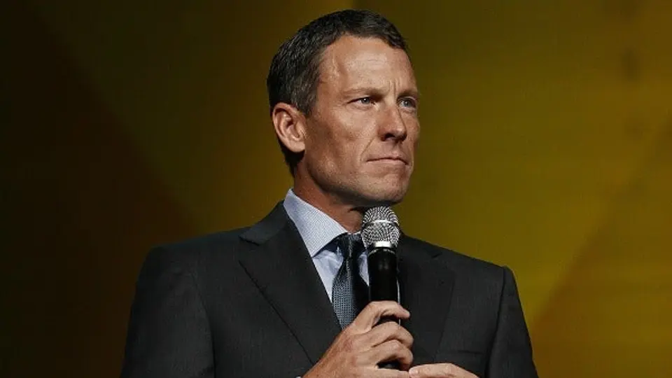 Armstrong evita hablar sobre informe de USADA