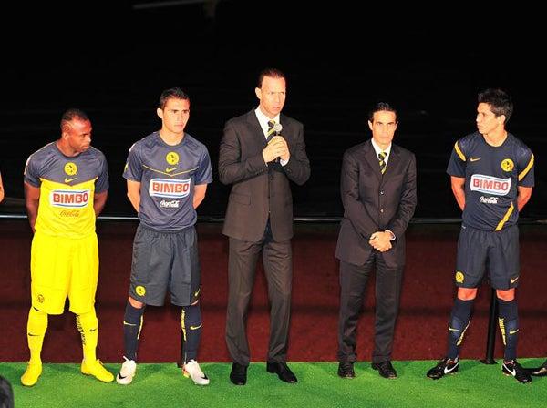 Zague, el nuevo director deportivo, aprovechó para presentar a los refuerzos. FOTO: ULISES BRAVO
