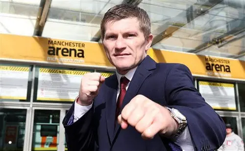 Hatton enfrentará a ucraniano Senchenko