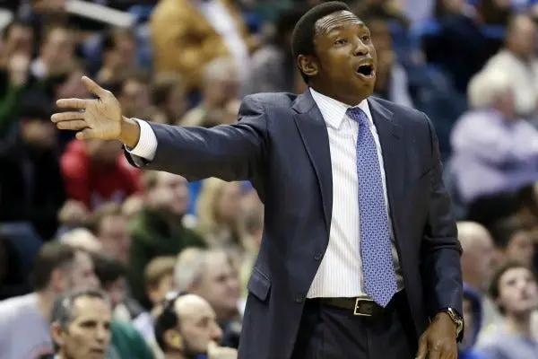 Nets destituyen a su entrenador Avery Johnson