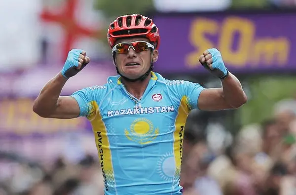 Vinokourov se impone en ciclismo de ruta