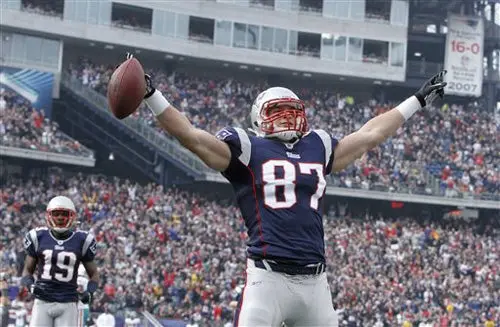 Renueva Gronkowski con Pats'