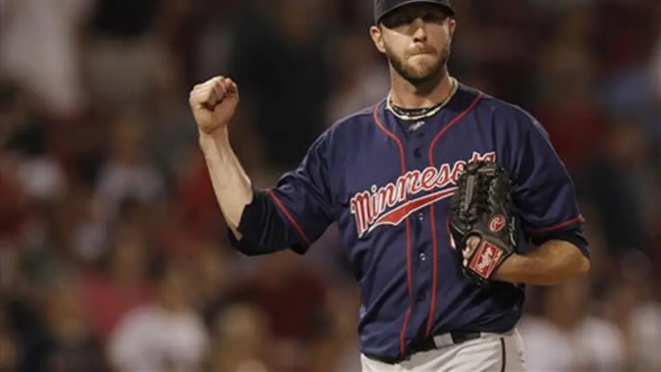 Mellizos vencen a Boston en 10 entradas