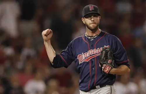 Mellizos vencen a Boston en 10 entradas