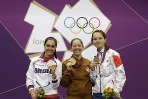 Estadounidense Gray consigue el oro en tiro