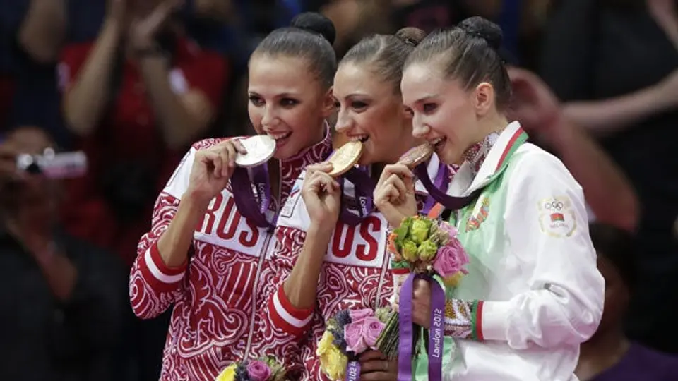 Kanaeva refrenda título en gimnasia rítmica