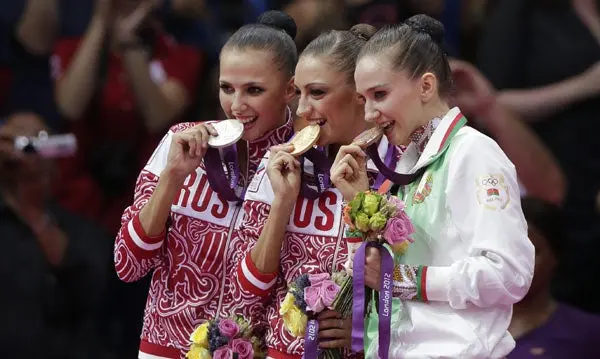 Kanaeva refrenda título en gimnasia rítmica