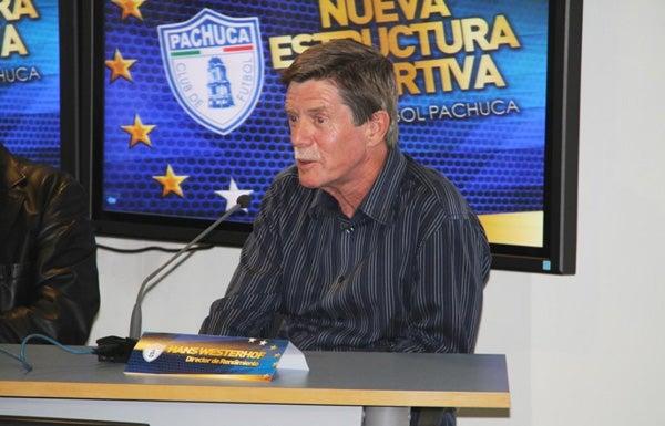 El holandés se integra al nuevo proyecto de Pachuca, que busca renovar su filosofía y estilo de juego. FOTO: Club Pachuca