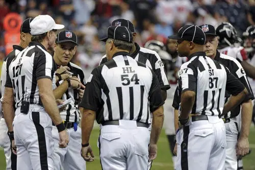 Llegan a acuerdo NFL y sindicato de oficiales