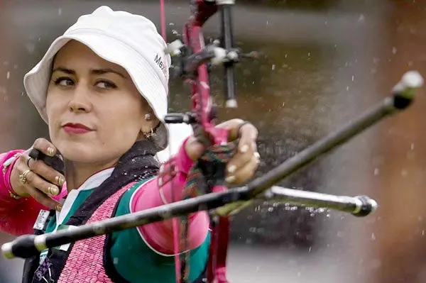 Aída Román, a Octavos de Final de Tiro con Arco femenil