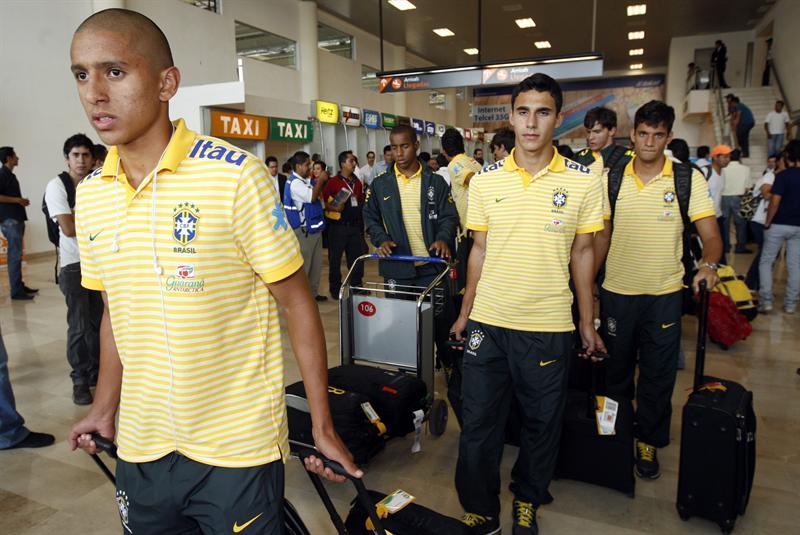La Selección Sub-17 de Brasil llegó al Aeropuerto Internacional de Guadalajara. FOTO: AP