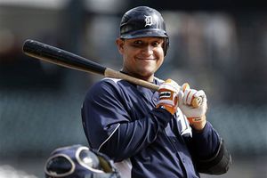 Cabrera recibe el premio Hank Aaron