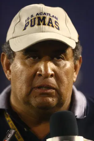 Coach de Pumas Acatlán explota contra su homólogo de los Auténticos