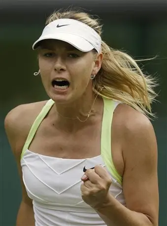 Sharapova inicia con triunfo su participación en Wimbledon