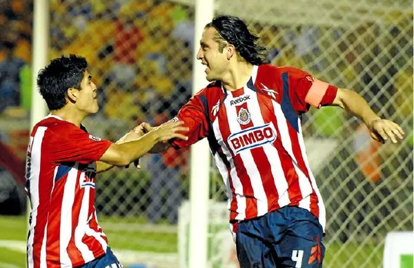 Reynoso festeja el gol con el que Chivas eliminó a Tigres en 2011 | MEXSPORT