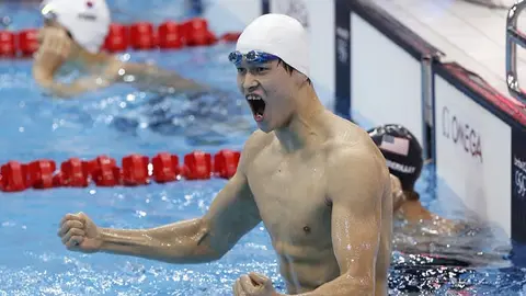 Sun Yang impone récord olímpico en 400m libre