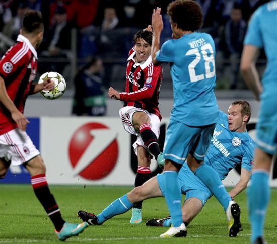 Milán logró sacar la victoria de Rusia al Zenit | EFE