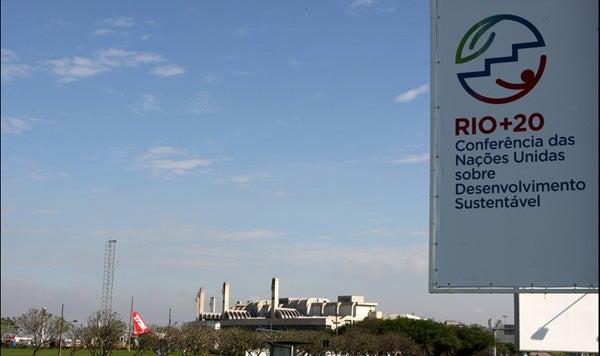 Muchos de los líderes que asisten a la cumbre de Río+20 aterrizan en el aeropuerto internacional Antonio Carlos Jobim | BBC