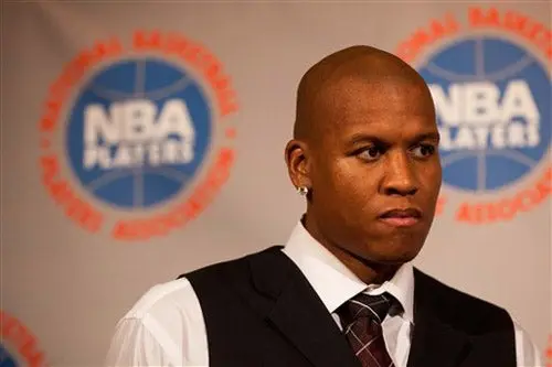 Rompen pláticas jugadores con dueños de NBA