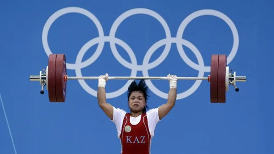 Oro y récord mundial para Chinshanlo en halterofilia