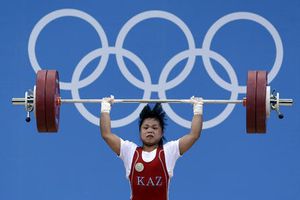 Oro y récord mundial para Chinshanlo en halterofilia