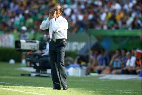 El técnico Raúl Gutiérrez no creía lo que estaba pasando cuando Holanda empató el partido. FOTO: JOEL BRAVO