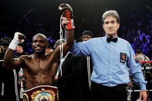 Bradley derrota fácilmente a Casamayor