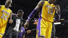 Lakers suman su segunda derrota en fila