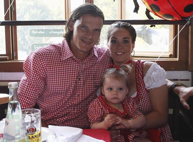 Los jugadores del Bayern Munich y sus esposas disfrutaron del popular Oktoberfest. FOTO: Internet