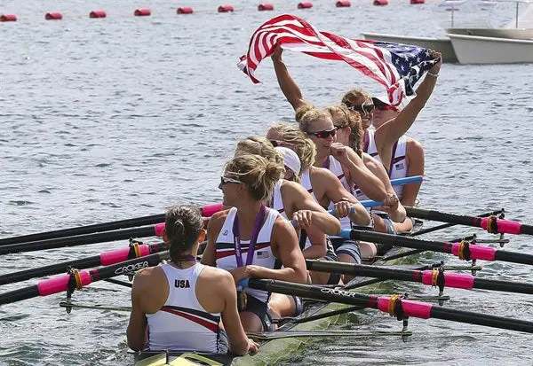EU gana Oro en Remo de 8 femenil