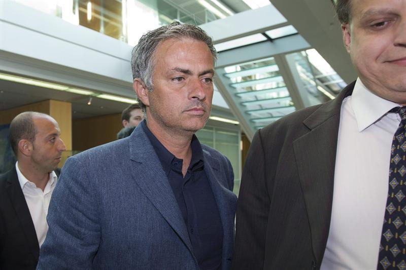 La UEFA mantuvo la multa de 50 mil euros: FOTO: EFE