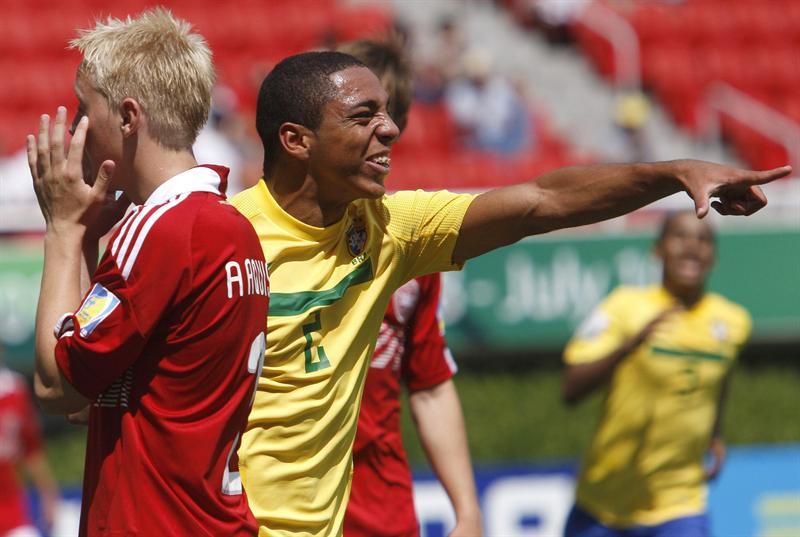 Wallace disfruta gol ante la derrota de Dinamarca Sub-17. FOTO: EFE