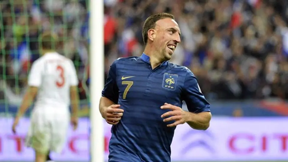 Francia hilvana su segunda victoria rumbo a Brasil 2014