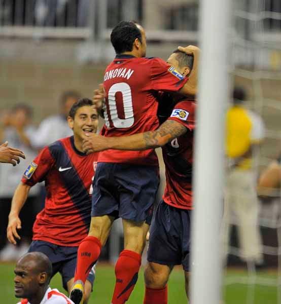 La dupla Donovan-Dempsey fue la clave del gol del triunfo. FOTO: ULISES BRAVO