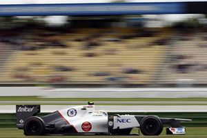 Checo culmina tercero la última práctica