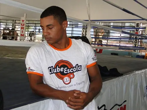 Reaparece boxeador perdido tras depresión por no ir a JO