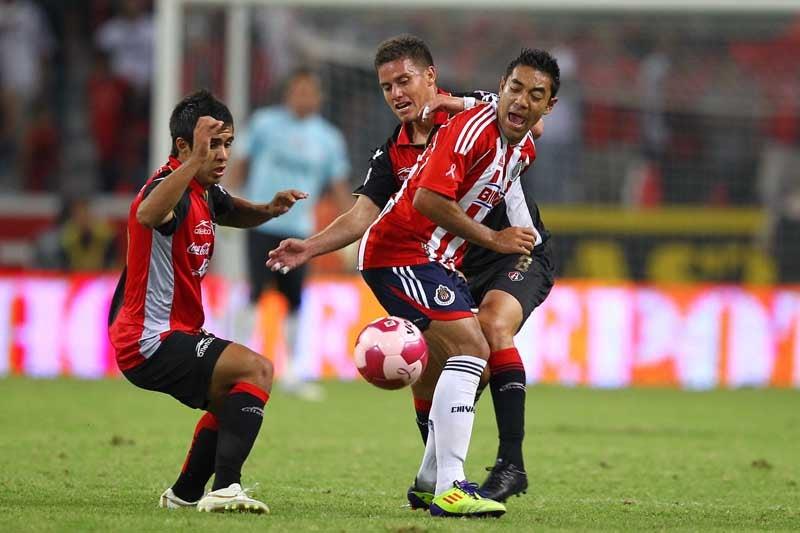 A Chivas se le escapa el Clásico y empatan 1-1 con Atlas. FOTO: JORGE BARAJAS